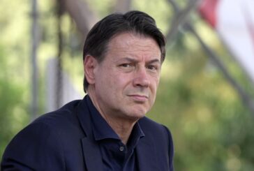 Immigrazione, Conte "Meloni si sta dimostrando maldestra e inadeguata"
