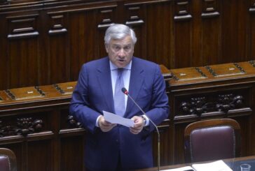 Migranti, Tajani "Serve una strategia globale di Unione Europea e Onu"