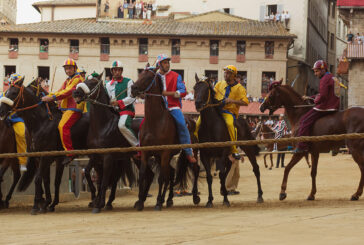 Palio: due esposti degli animalisti per maltrattamento e infortuni dei cavalli