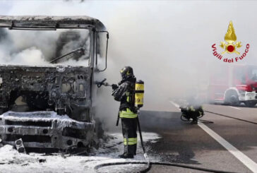A fuoco motrice camion lungo la superstrada Pedemontana Veneta