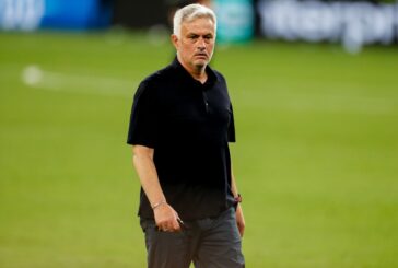 Mourinho "Scommesse? Mi fido dei miei, Smalling non ci sarà"