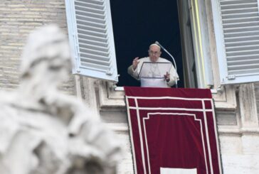 Papa "Ogni guerra è una sconfitta, fratelli fermatevi"