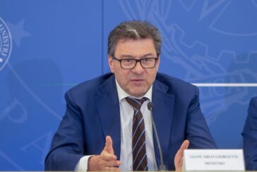 Manovra, Giorgetti ai sindaci "Pazienza e responsabilità"