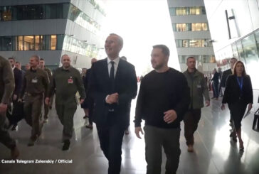 Zelensky al quartier generale della Nato