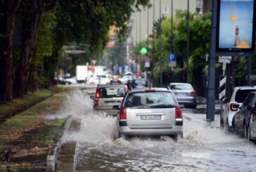 Maltempo a Milano, esondato il Seveso a Niguarda. Allagati sottopassi