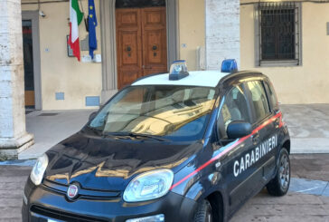 Beccati dai Carabinieri dopo un furto in una casa a Colle: arrestati