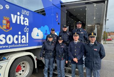 Il truck della Polizia fa tappa a Colle con “Una vita da social”