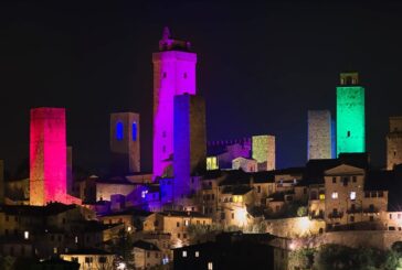 San Gimignano: le torri medievali si accendono di Natale