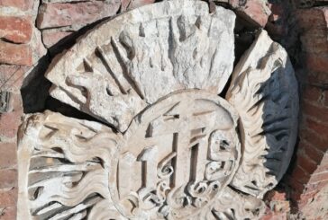 Chiusa Porta Romana per distacco di materiale