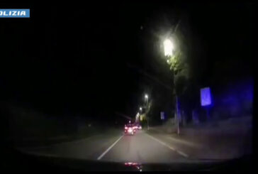 Arrestati dopo inseguimento per le strade di Pesaro, le immagini
