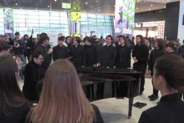 Accademia Santa Cecilia vola a Fiumicino, flash mob di 22 cantanti