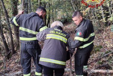 Non riesce a tornare all’auto: localizzata e soccorsa dai Vigili del fuoco