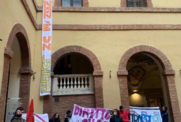 Protesta Cravos: “Sempre più difficile vivere a studiare a Siena”