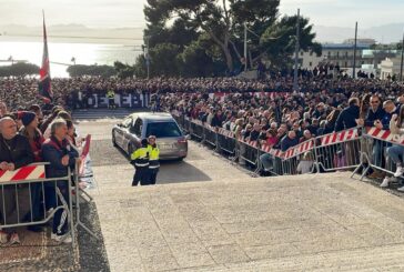"Corri braccia al cielo Gigi", in 30mila per l'ultimo saluto a Riva
