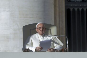 Papa "Troppi civili inermi vittime delle guerre"