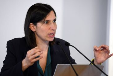 Schlein "Avvertite Meloni, il vento sta cambiando"