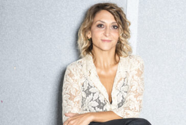 Al Politeama Paola Minaccioni in “Stupida Show”
