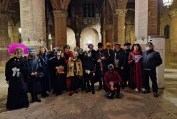 L’Unione corale Bastianini canta il carnevale in centro