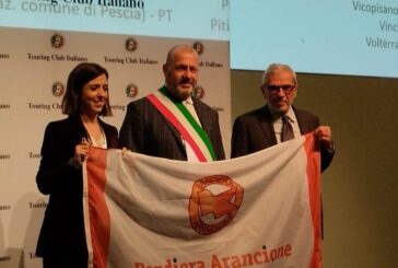 Al Comune di Sinalunga la Bandiera Arancione del Touring Club Italiano