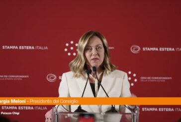 Meloni scherza con la stampa estera "Non è la giornata migliore…"