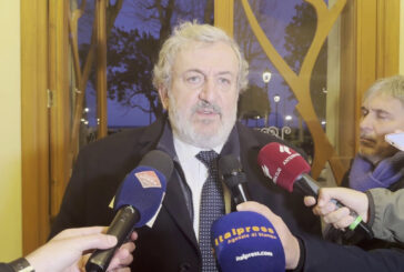 Emiliano presenta la legge regionale sulle ristrutturazioni edilizie