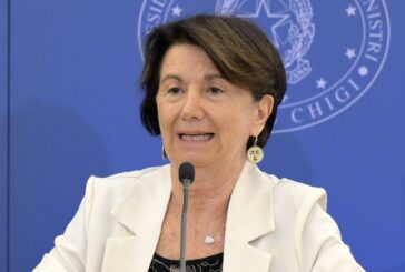Roccella "Pari opportunità e libertà donne tema centrale per Governo"