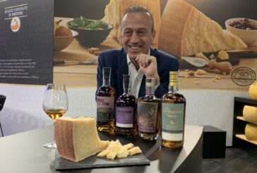 Parmigiano Reggiano celebra 90 anni e "sposa" il whisky
