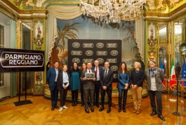 Il Consorzio Parmigiano Reggiano festeggia a Parigi i suoi 90 anni