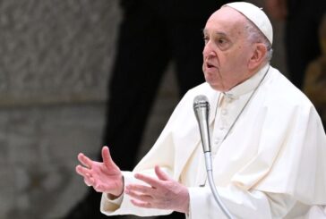 Papa "Preghiamo per la pace in Ucraina, Israele e Palestina"