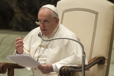 Il Papa non partecipa alla Via Crucis "per conservare la salute"