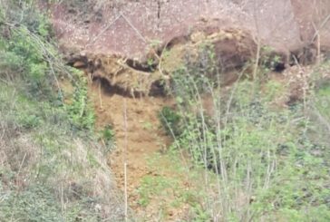 Frana in strada delle Grotte di Pescaia