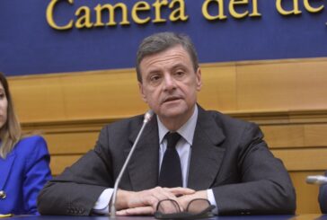 Calenda "Conte sarà il Dracula del Pd, Schlein lo molli"