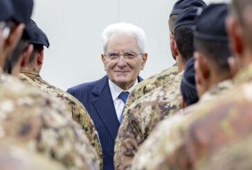 Mattarella "Forze armate impegnate per la pace nella sicurezza"