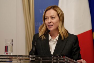 Lavoro, Meloni "Riduzione oneri per nuovi assunti per 2 anni"