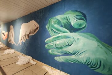 Le mani della sanità protagoniste del murale di Campostaggia