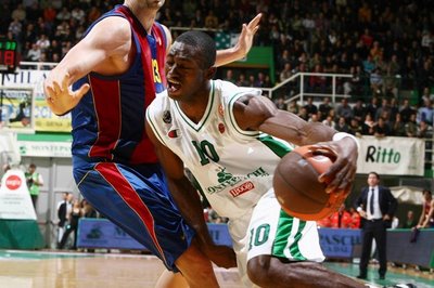 Romain Sato nella Basketball Hall of fame di Springfield