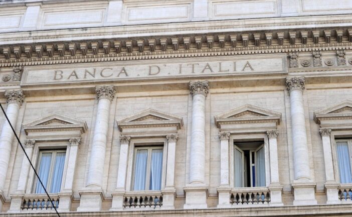 In lieve calo i rischi per la stabilità finanziaria dell'Italia