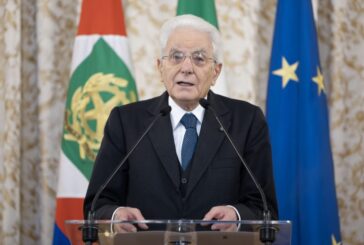 Mattarella "Mondo ha bisogno di pace, politica può arginare conflitti"