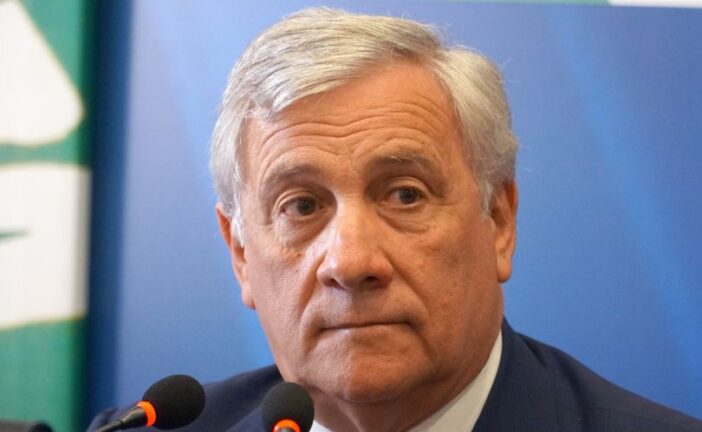 Iran, Tajani "Spero nuova dirigenza lavori per la pace"