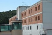 Grave un agente carcerario aggredito a Ranza