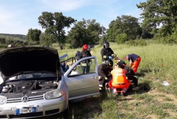Quattro feriti in un incidente tra due auto a Sant’Antimo