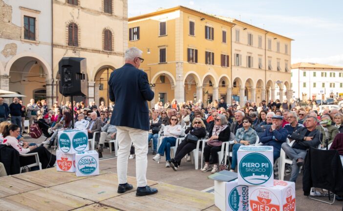 Piero Pii: in 600 in piazza Arnolfo per la presentazione del programma elettorale