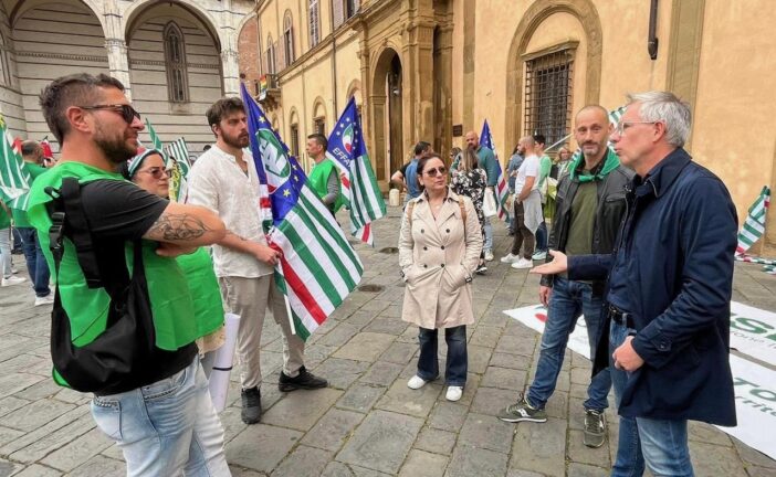 Vertenza AviCoop, Scaramelli al presidio dei lavoratori a Siena 