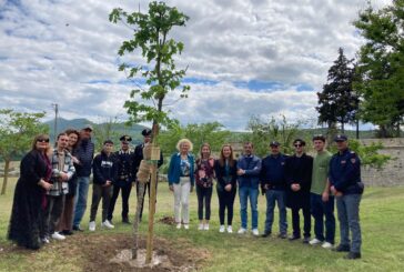 A “Sarteano Green“ i giovani hanno donano un albero