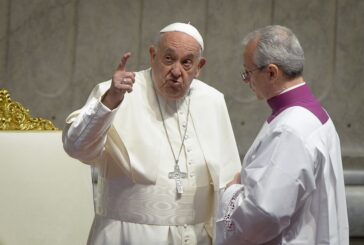 Papa "Democratica è quella società in cui c'è davvero posto per tutti"