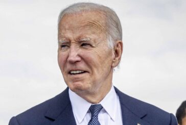 Biden commemora il D-Day "Dobbiamo difendere la democrazia"