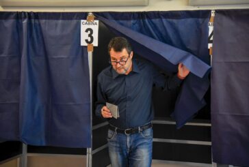 Salvini "Lega viva e vivace. Bossi vota un altro partito? Stranezze"