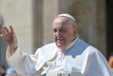 Papa Francesco "Governanti non alimentino scontro, puntare alla pace"