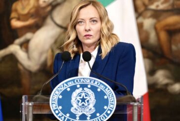 Meloni "C'è chi mi vorrebbe massacrata e a testa in giù"