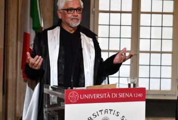 Unisi: laurea ad honorem in Lettere Moderne a Amitav Ghosh